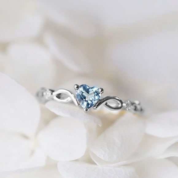 Jewelry - Beautiful Heart Cubic Zirconia Ring